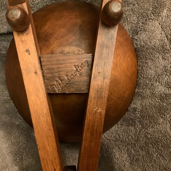 USA SMALL WOODEN WHEEL BARREL & BOWL - Picture 8 of 9